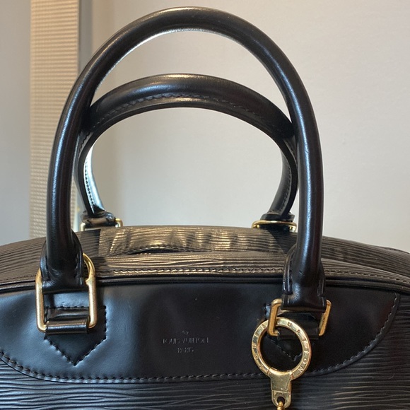 Louis Vuitton Deauville Epi Black Leather - Picture 3 of 13